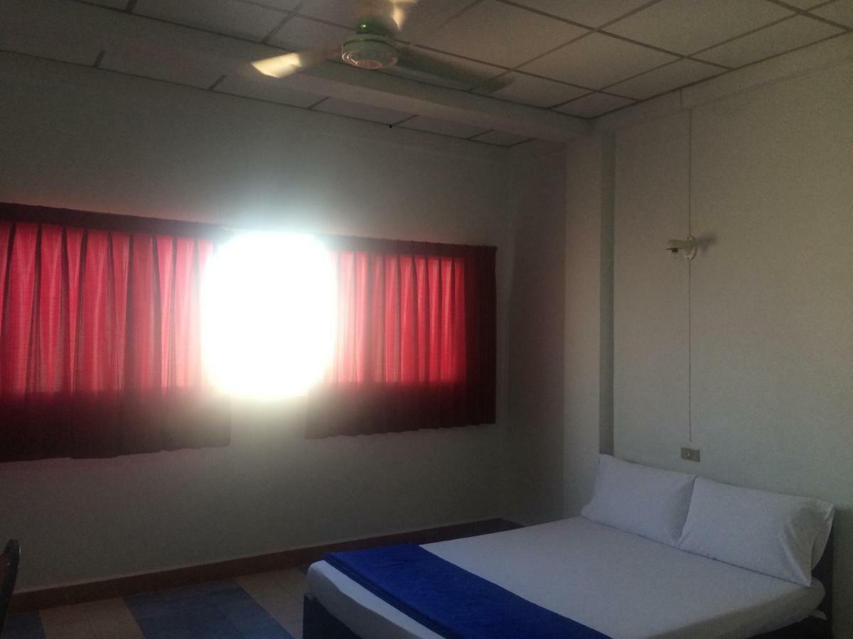 Thairungruang Hotel سوراثاني المظهر الخارجي الصورة