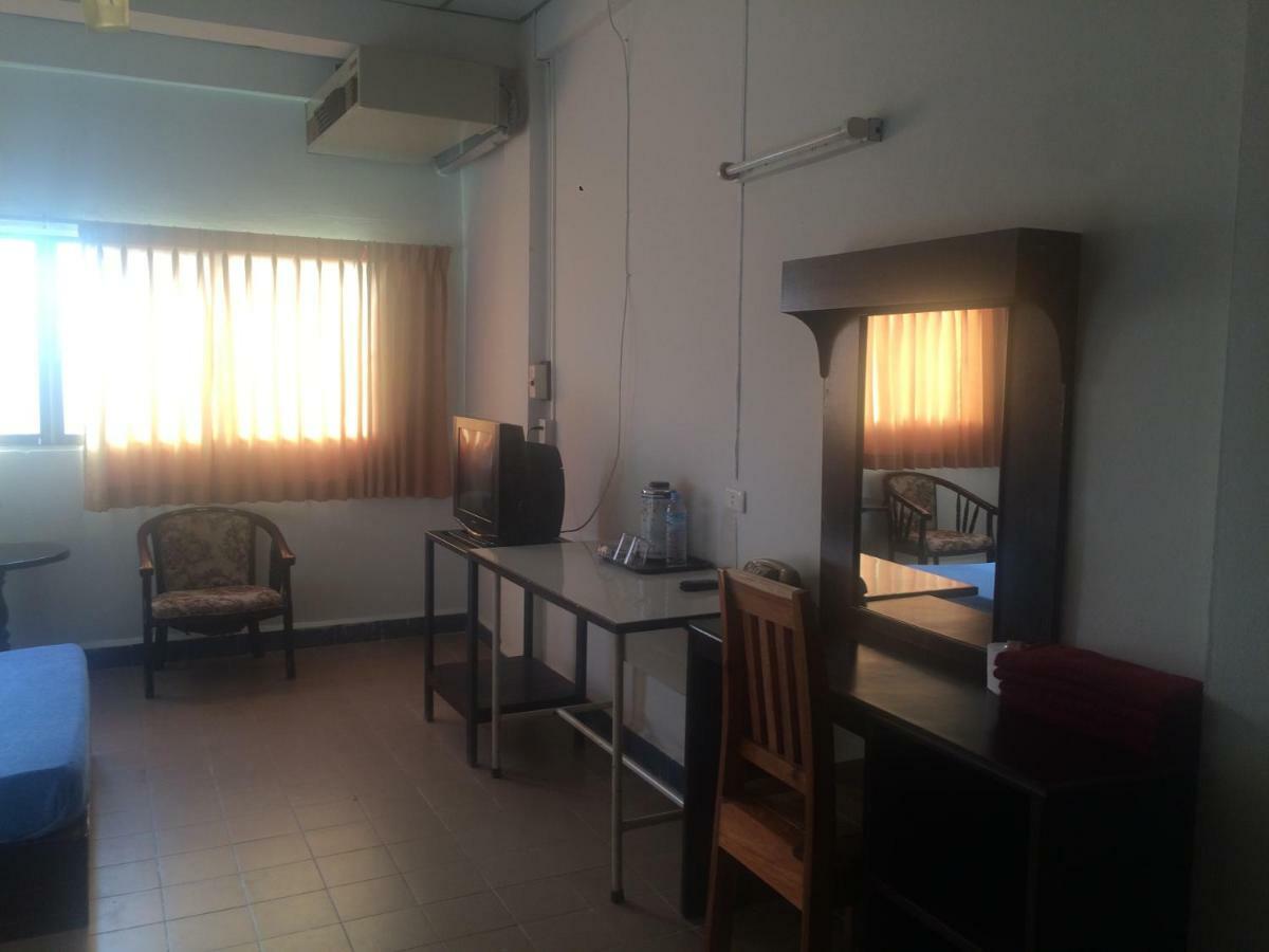 Thairungruang Hotel سوراثاني المظهر الخارجي الصورة