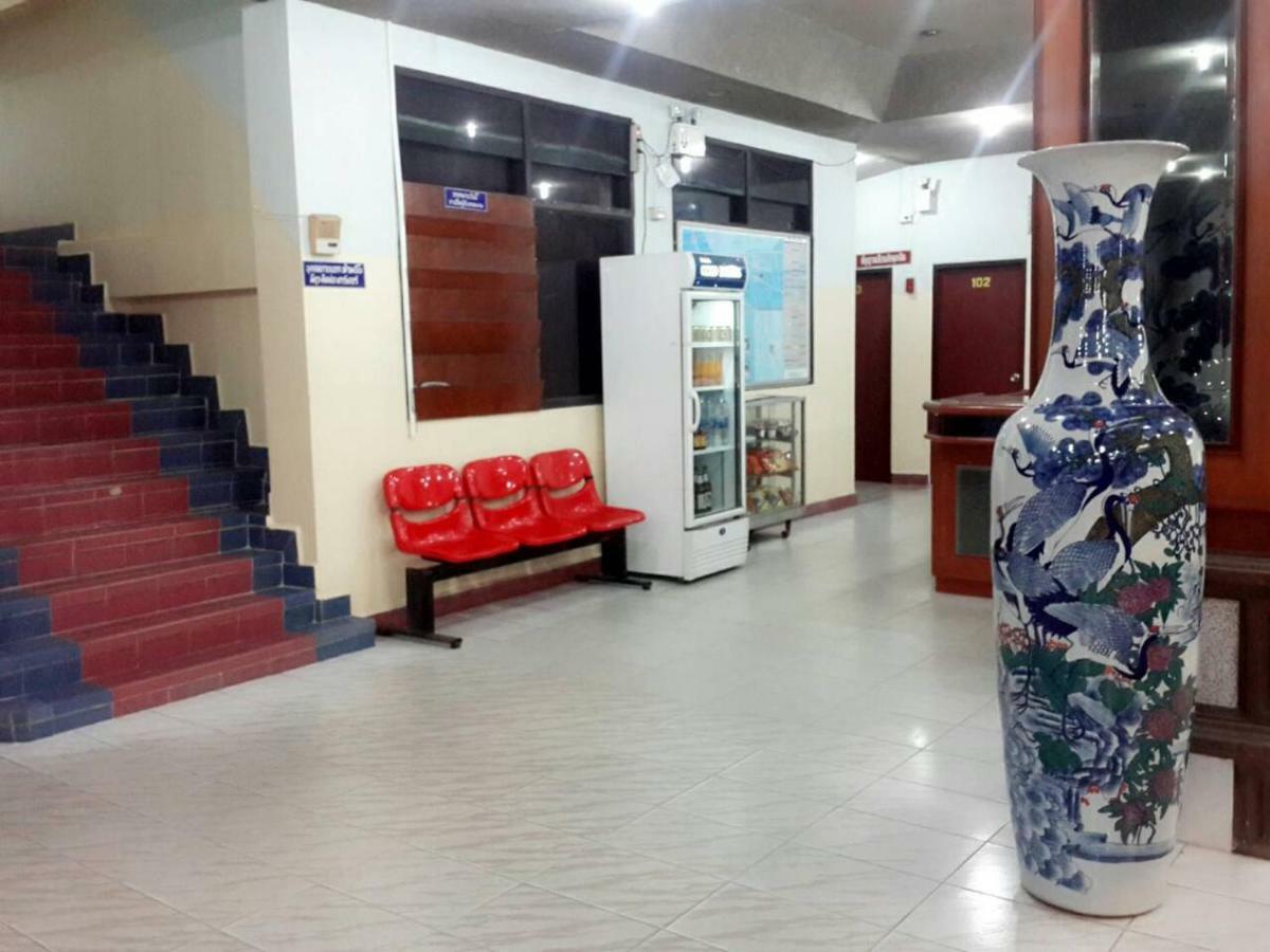 Thairungruang Hotel سوراثاني المظهر الخارجي الصورة